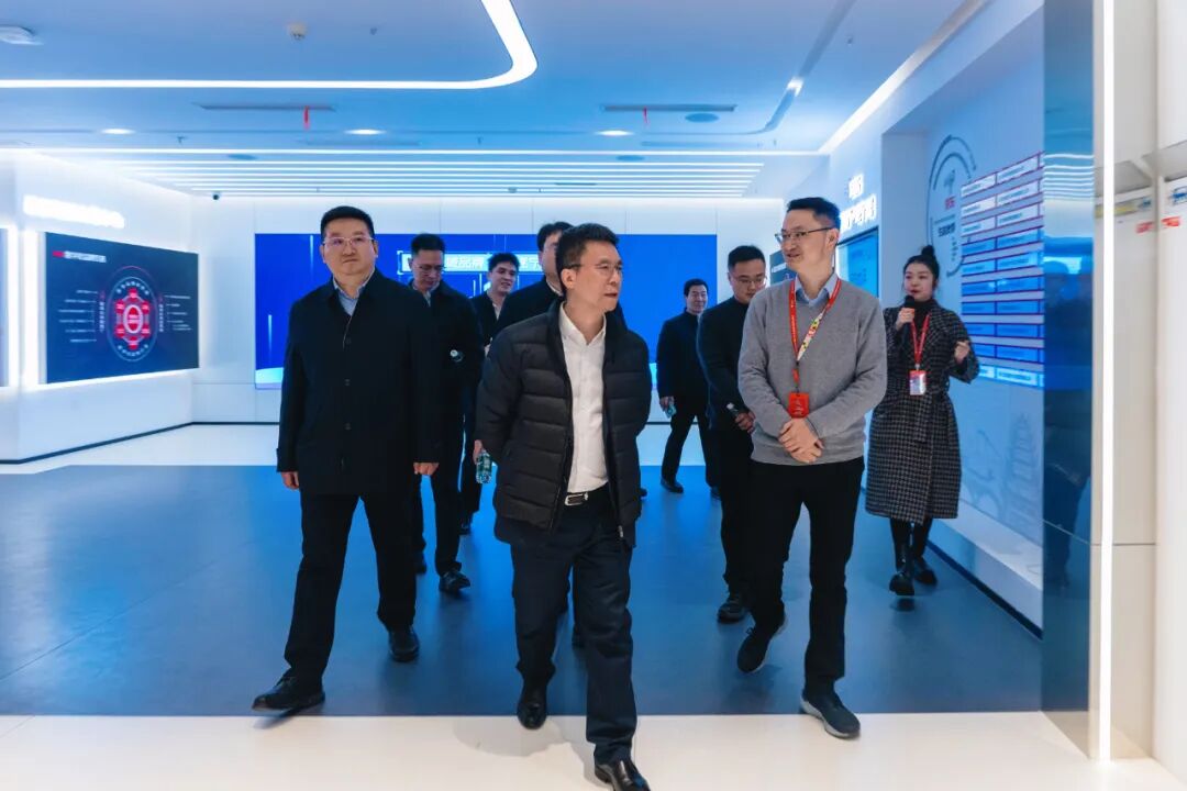 2024 数据产业大会 · "数据产业发展与人才培养座谈会"举行（来源 · 遂宁发布）